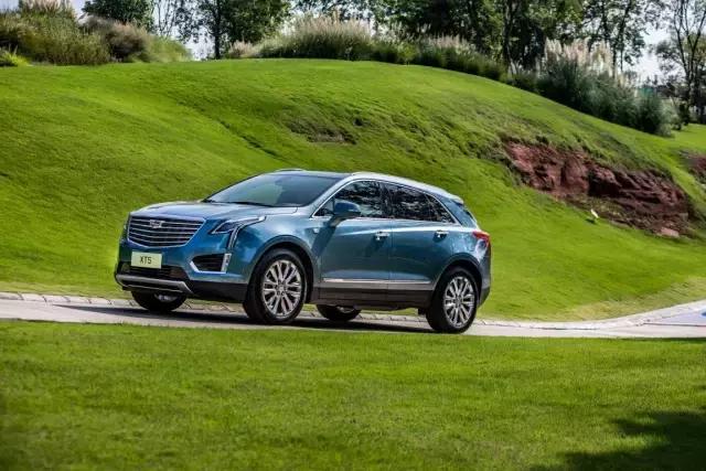 穩站市場前三的凱迪拉克XT5如何更進一步？答案藏在輕混動與伺服定位系統